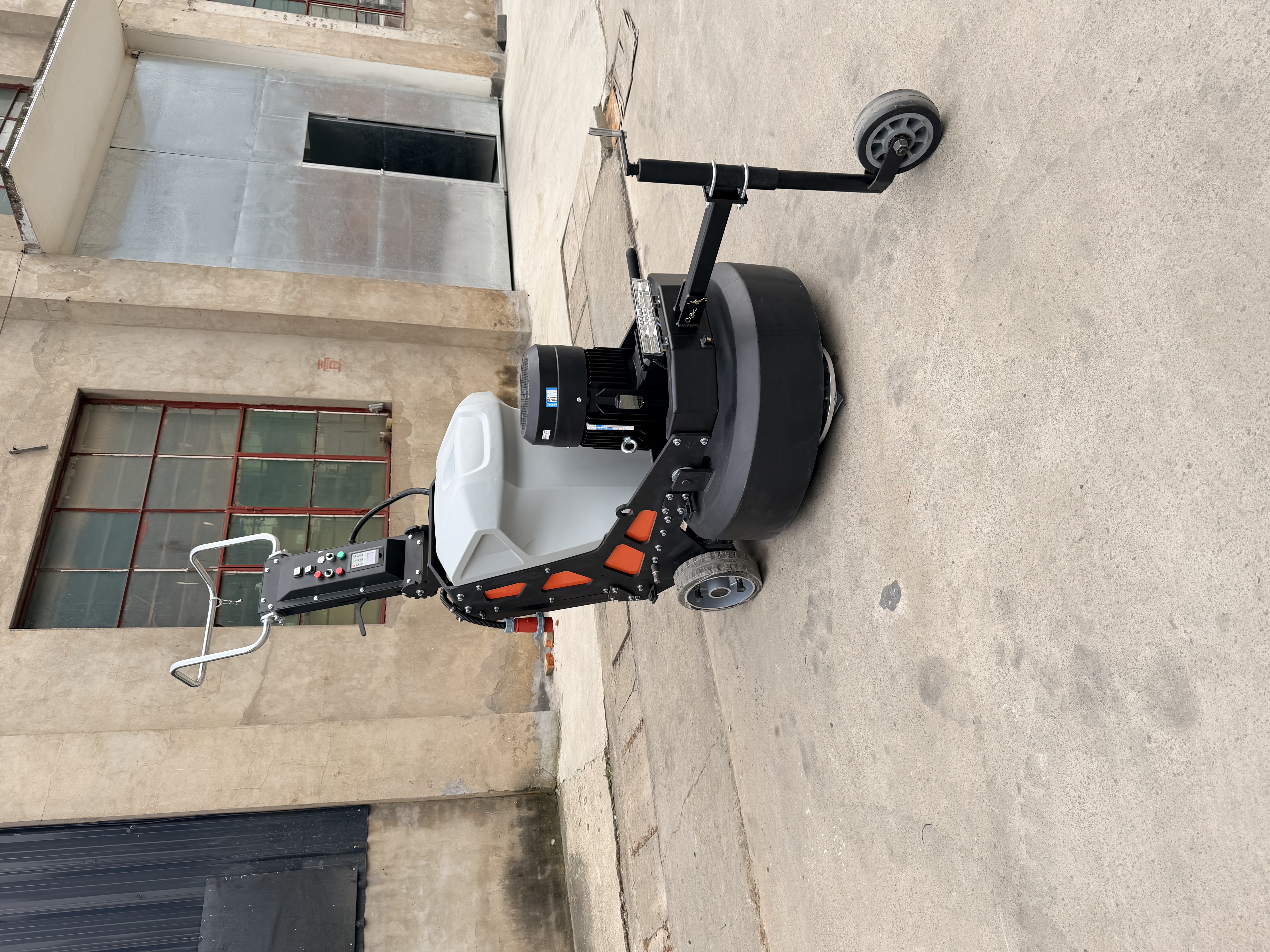 QIUTIAN MACHINERY QT900 concrete floor grinder side view